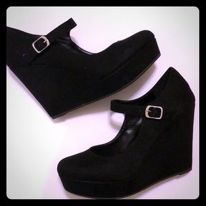 🎻MaryJane Platform Wedges